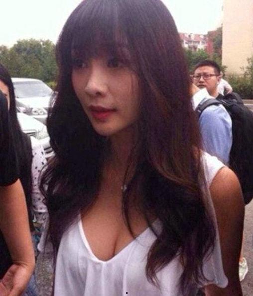 大学生巨乳视频国产,大学生时代的青春诱惑