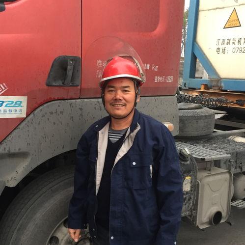 国产最美大卡车司机视频,驰骋路途，谱写人生传奇